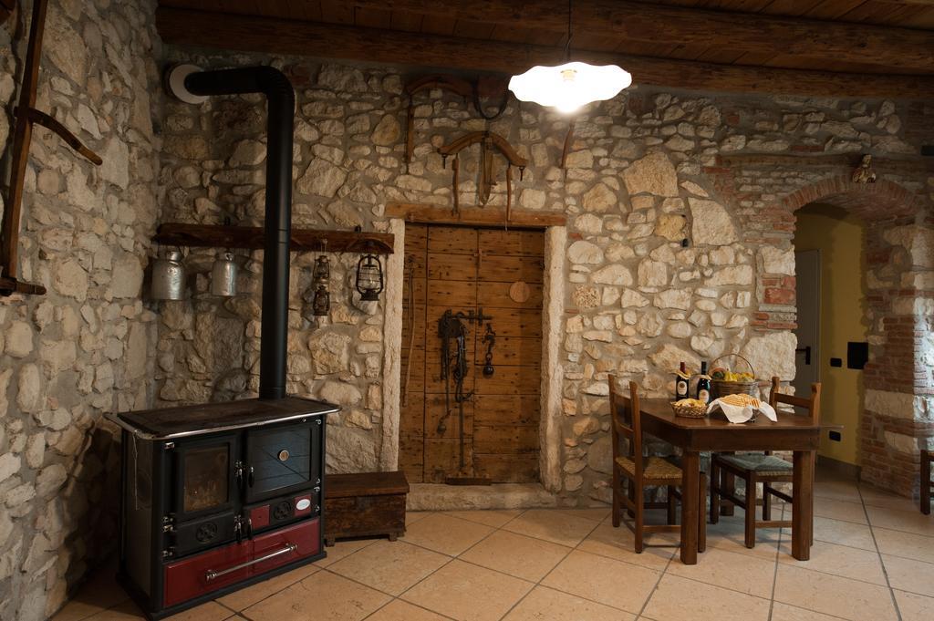 Agriturismo Corte Galvani เนกรา ภายนอก รูปภาพ