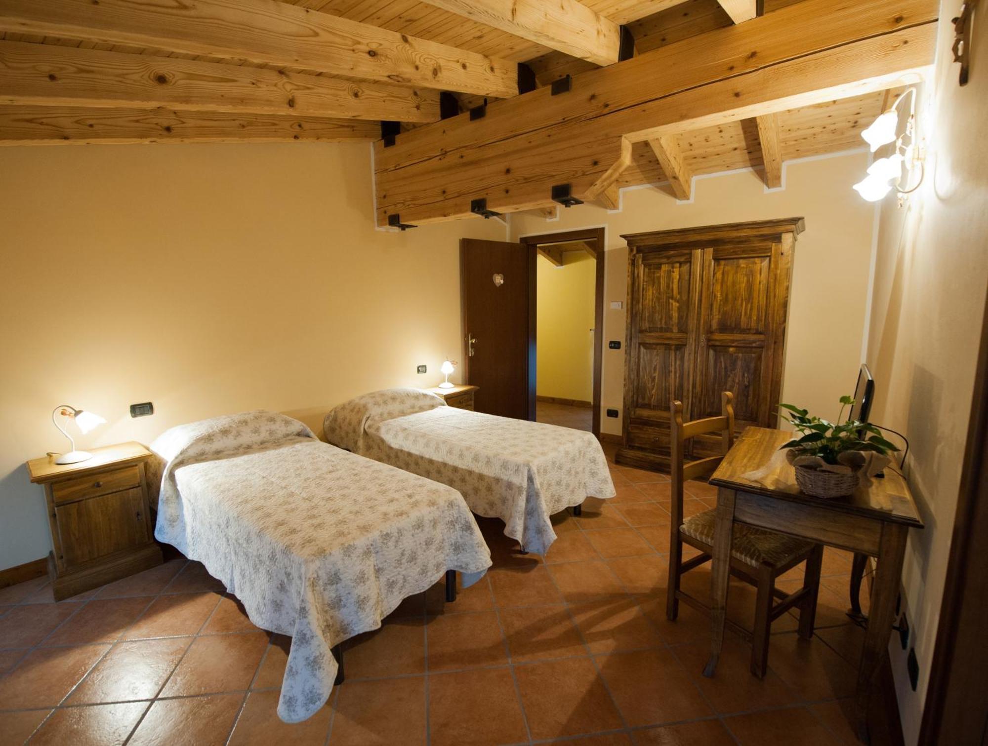 Agriturismo Corte Galvani เนกรา ภายนอก รูปภาพ